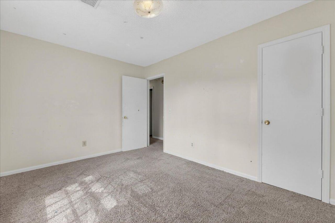 445 Robin Drive Photo 15