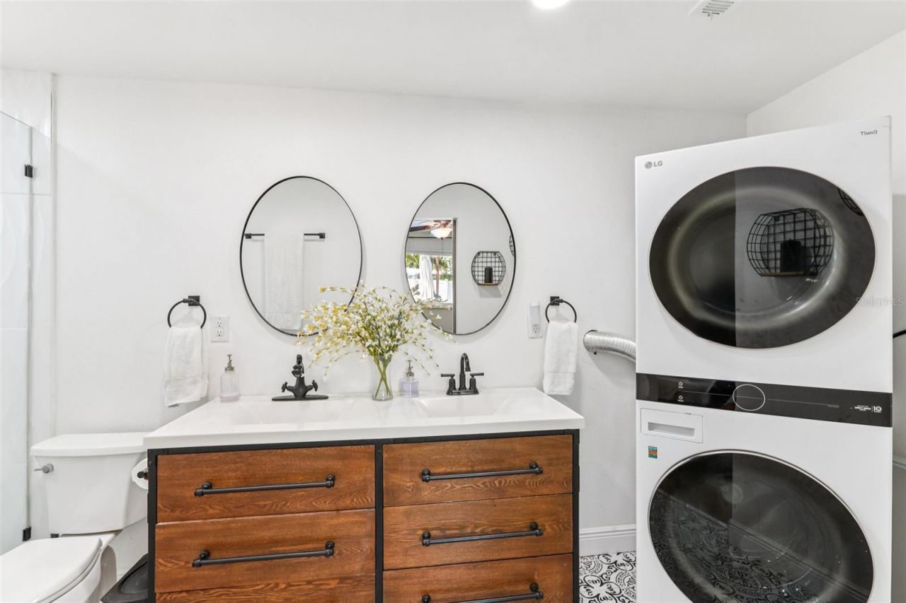 6950 Grande Vista Way S, Saint Petersburg, FL 33707 Photo