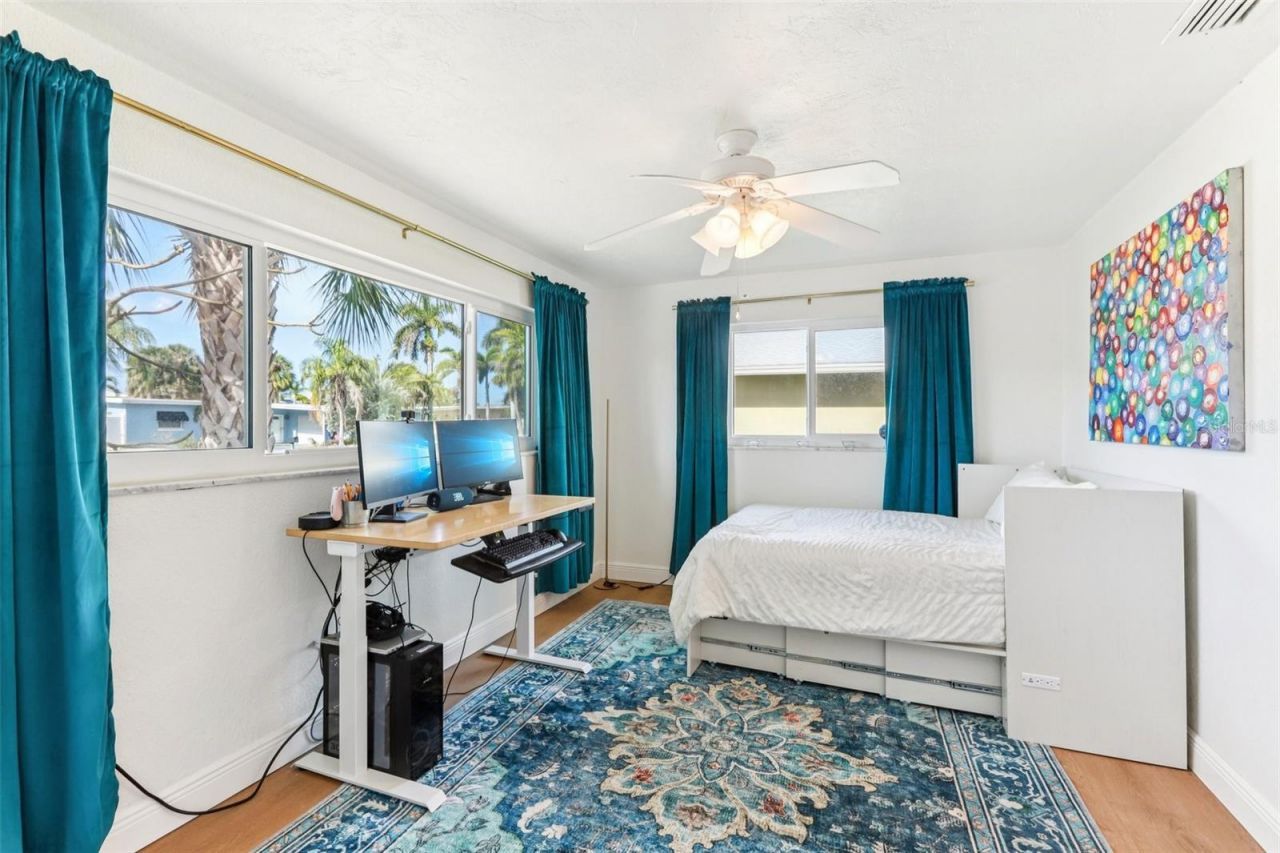 6950 Grande Vista Way S, Saint Petersburg, FL 33707 Photo
