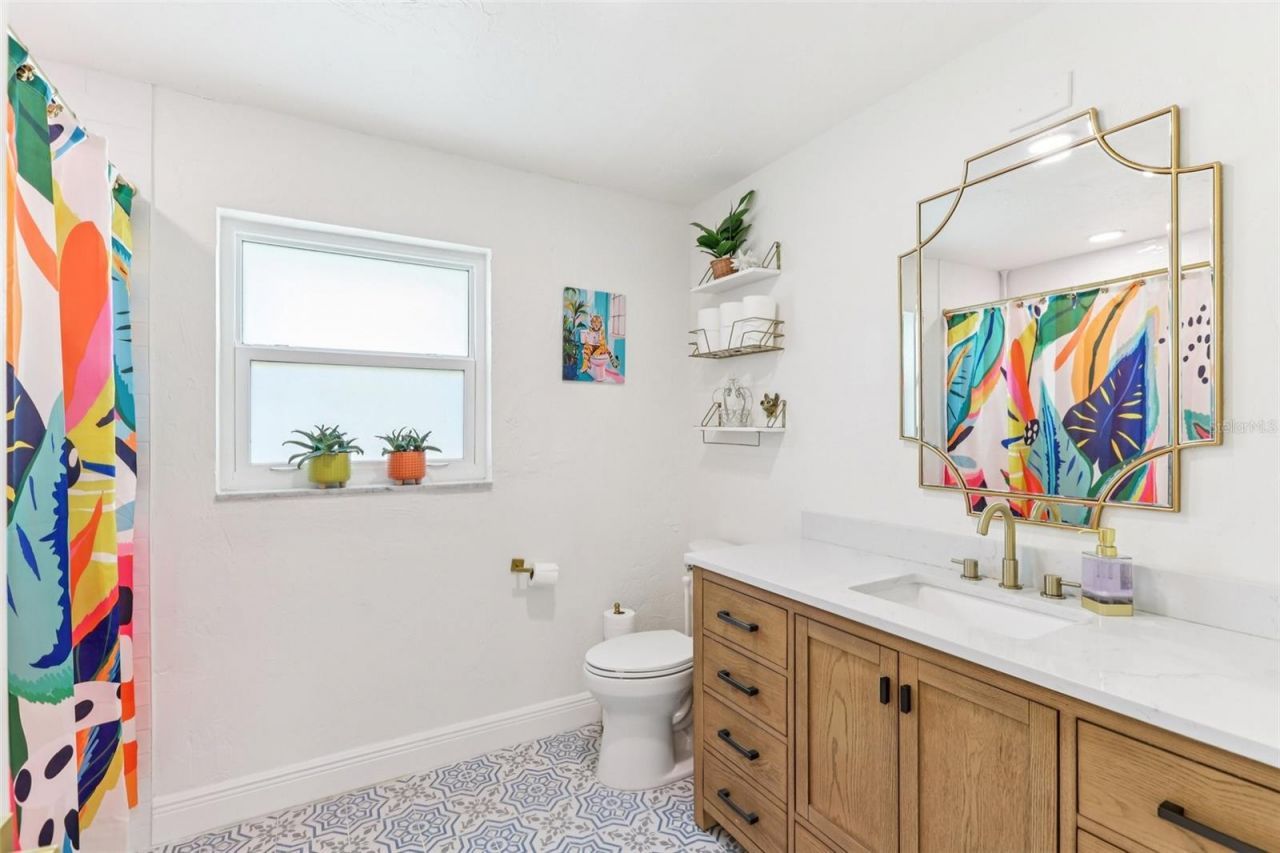 6950 Grande Vista Way S, Saint Petersburg, FL 33707 Photo