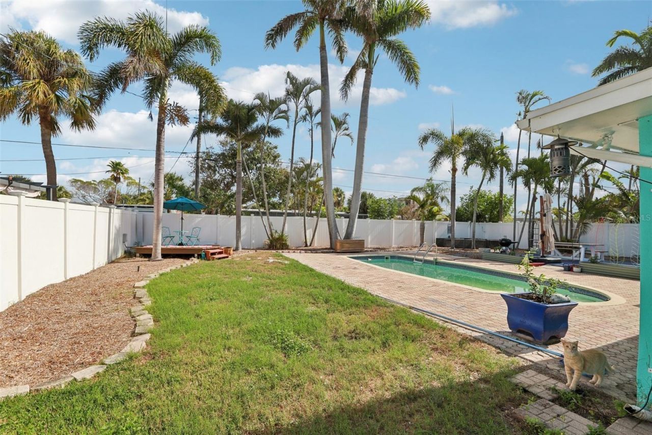 6950 Grande Vista Way S, Saint Petersburg, FL 33707 Photo