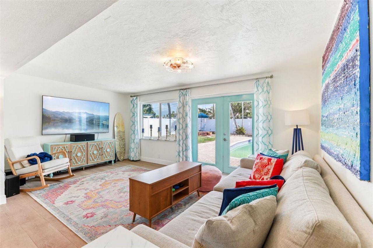 6950 Grande Vista Way S, Saint Petersburg, FL 33707 Photo