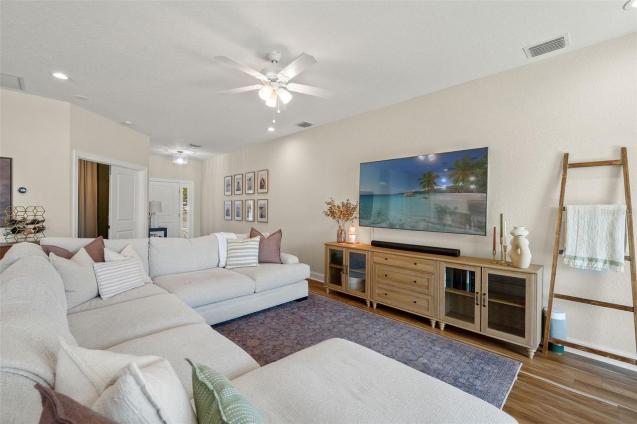 5210 94th Avenue N, Pinellas Park, FL 33782 Photo