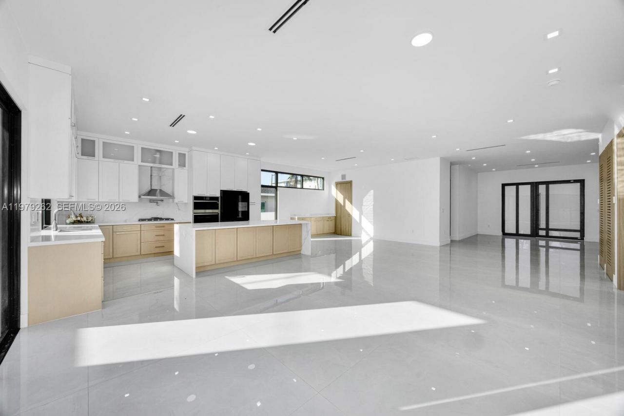 472 S Royal Poinciana Blvd , Miami Springs, FL 33166 Photo