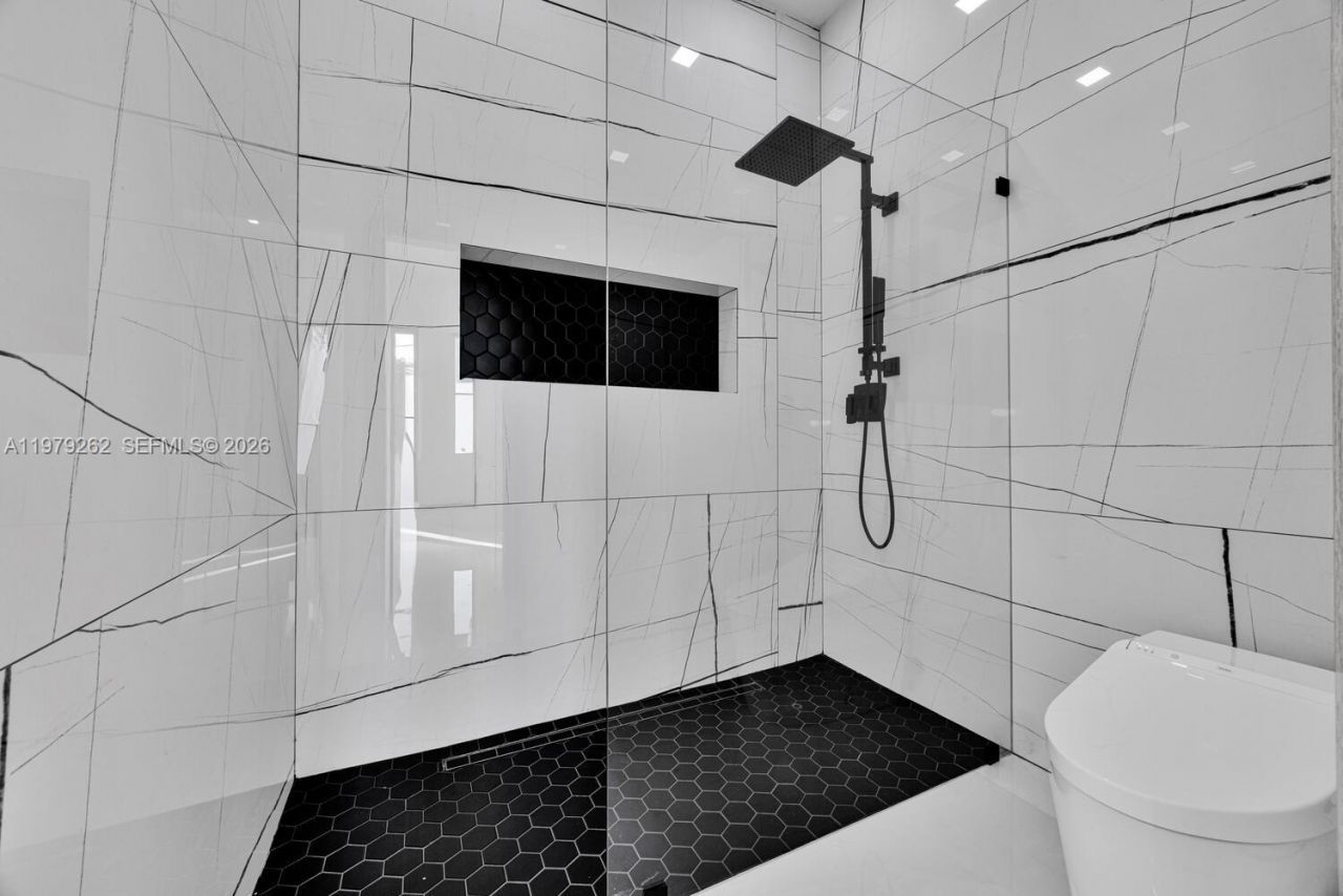 472 S Royal Poinciana Blvd , Miami Springs, FL 33166 Photo