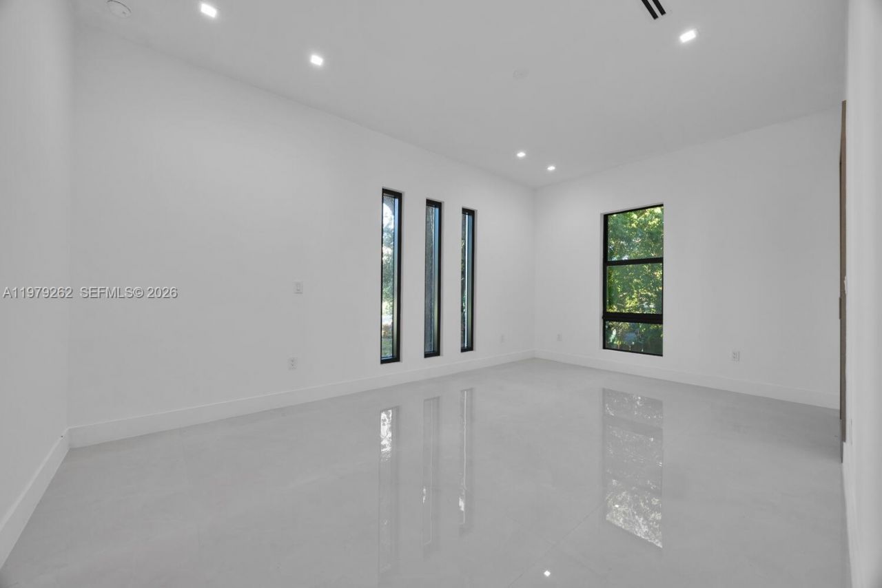 472 S Royal Poinciana Blvd , Miami Springs, FL 33166 Photo