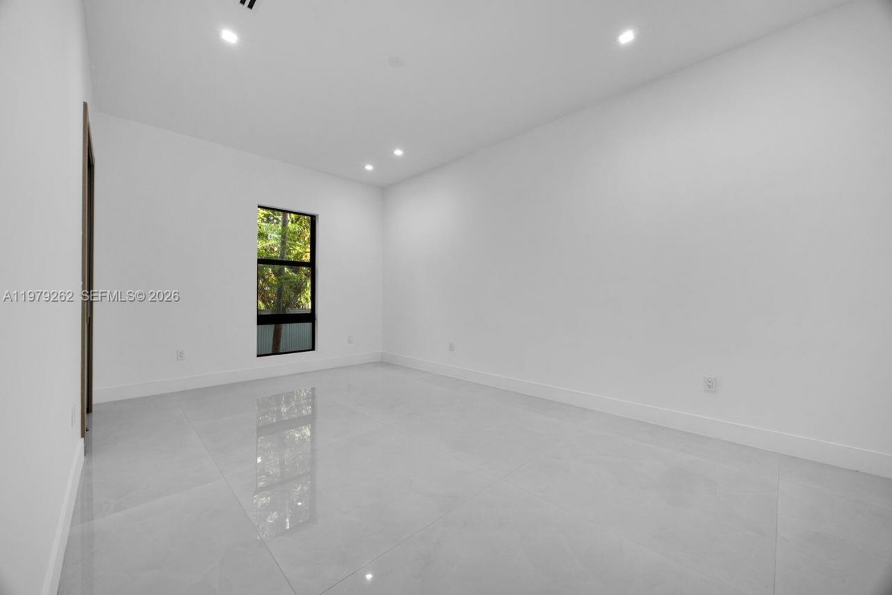 472 S Royal Poinciana Blvd , Miami Springs, FL 33166 Photo