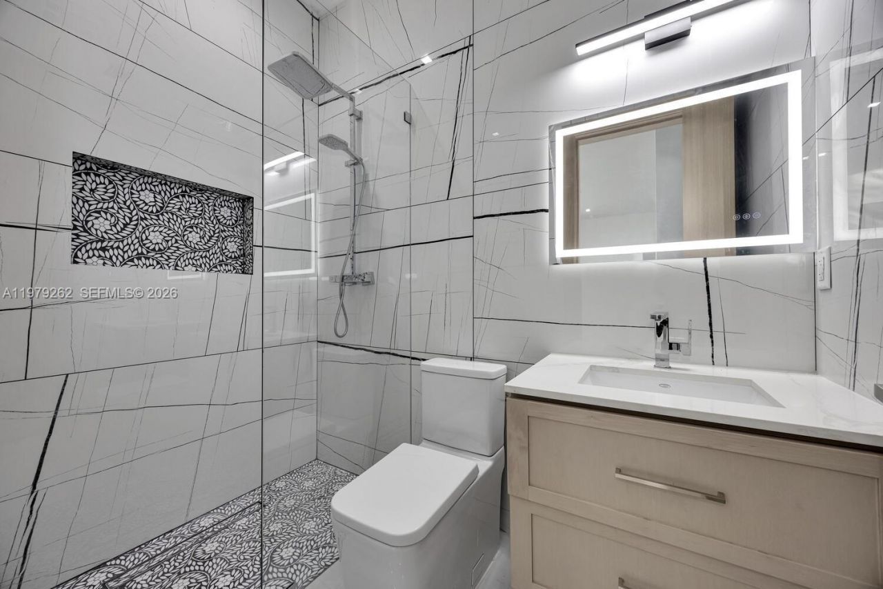 472 S Royal Poinciana Blvd , Miami Springs, FL 33166 Photo