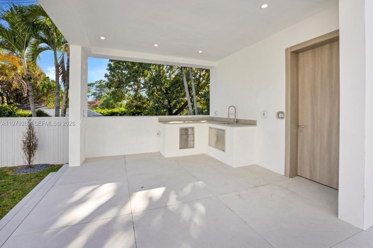 472 S Royal Poinciana Blvd , Miami Springs, FL 33166 Photo