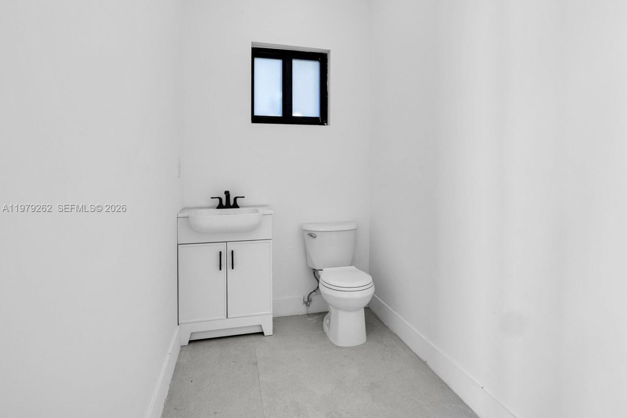 472 S Royal Poinciana Blvd , Miami Springs, FL 33166 Photo