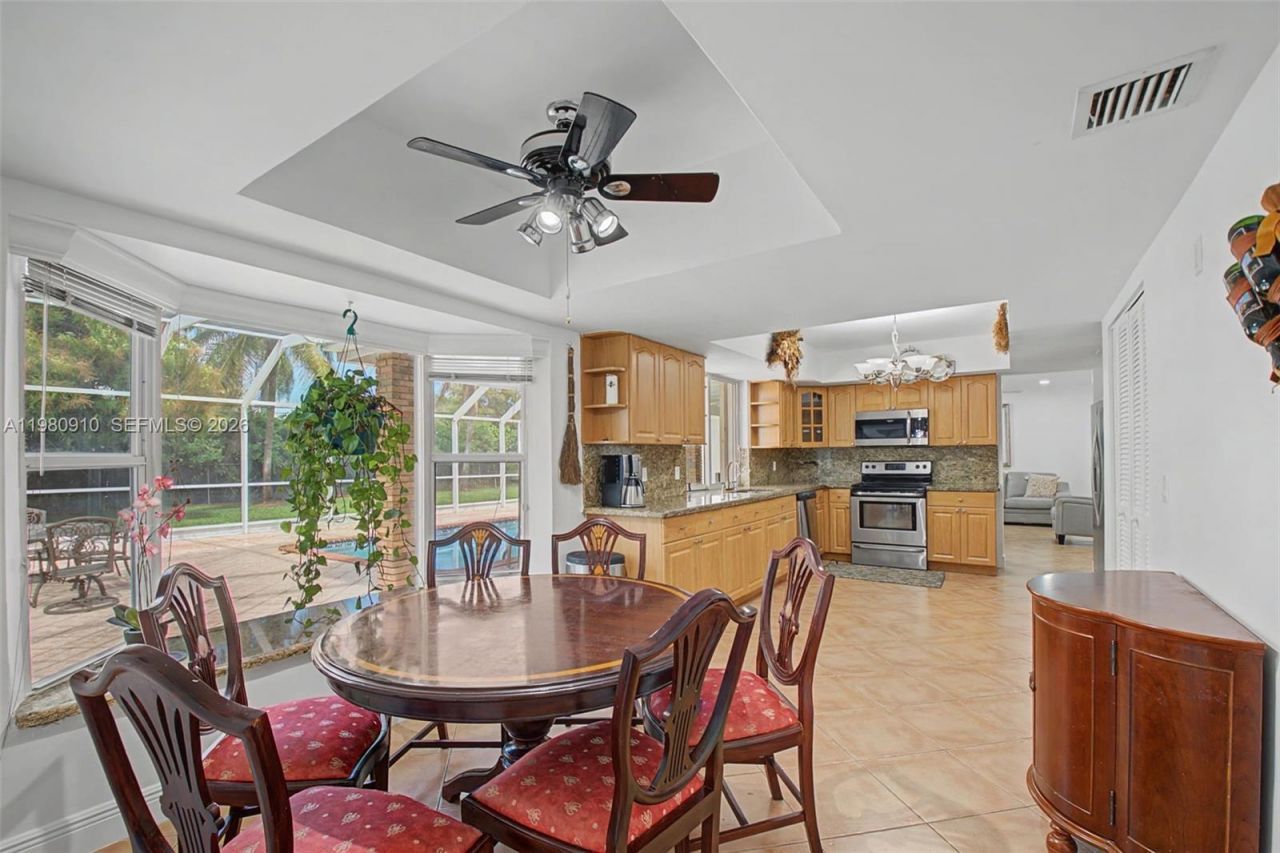8241 SW 146th St, Palmetto Bay, FL 33158 Photo