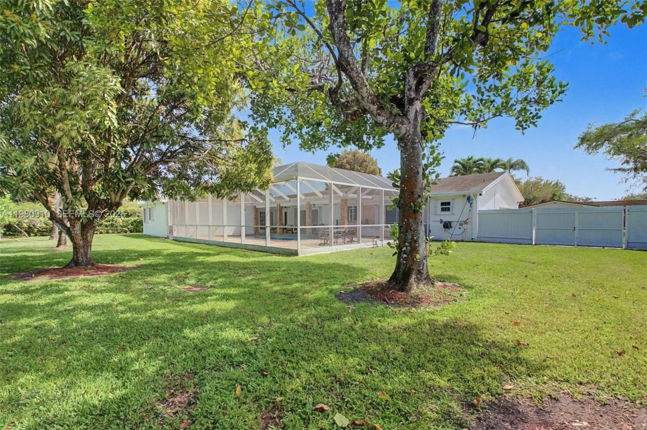 8241 SW 146th St, Palmetto Bay, FL 33158 Photo