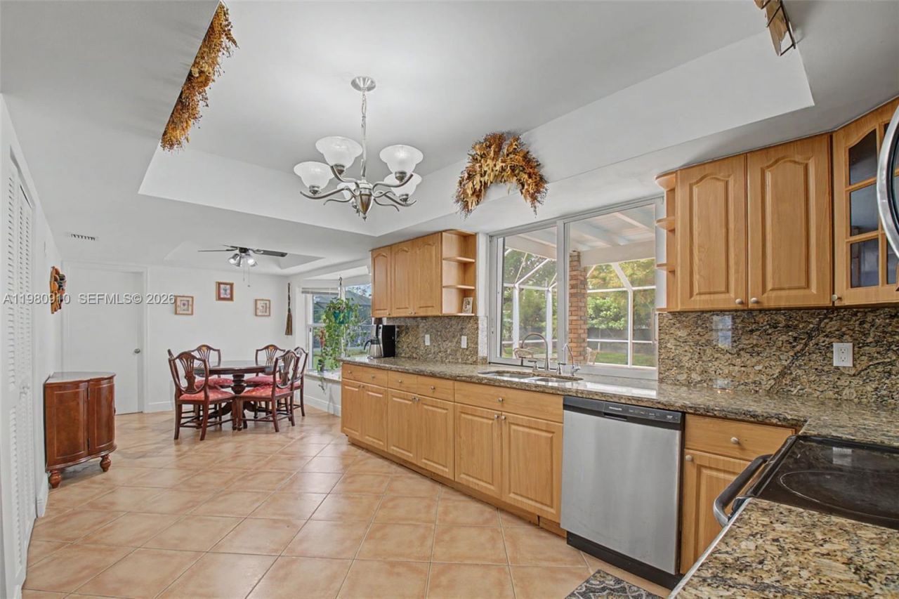 8241 SW 146th St, Palmetto Bay, FL 33158 Photo