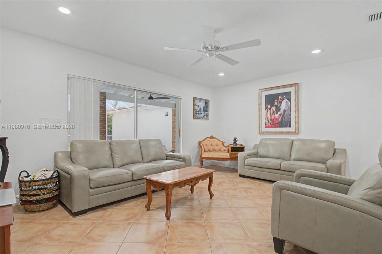 8241 SW 146th St, Palmetto Bay, FL 33158 Photo