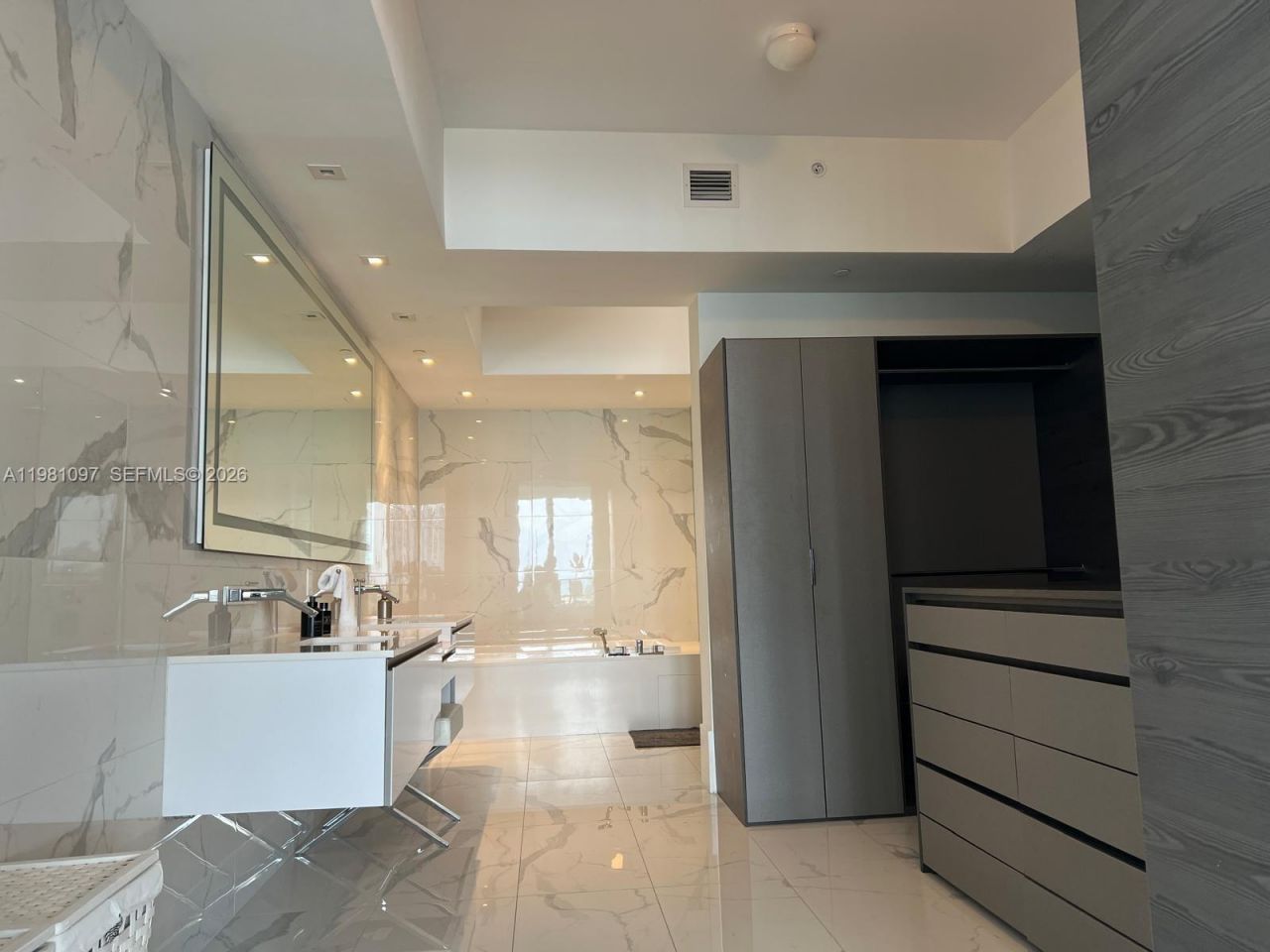 5500 Island Estates Dr, Unit 504, Aventura, FL 33160 Photo