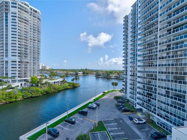 20505 E Country Club Dr, Unit 833, Aventura, FL 33180