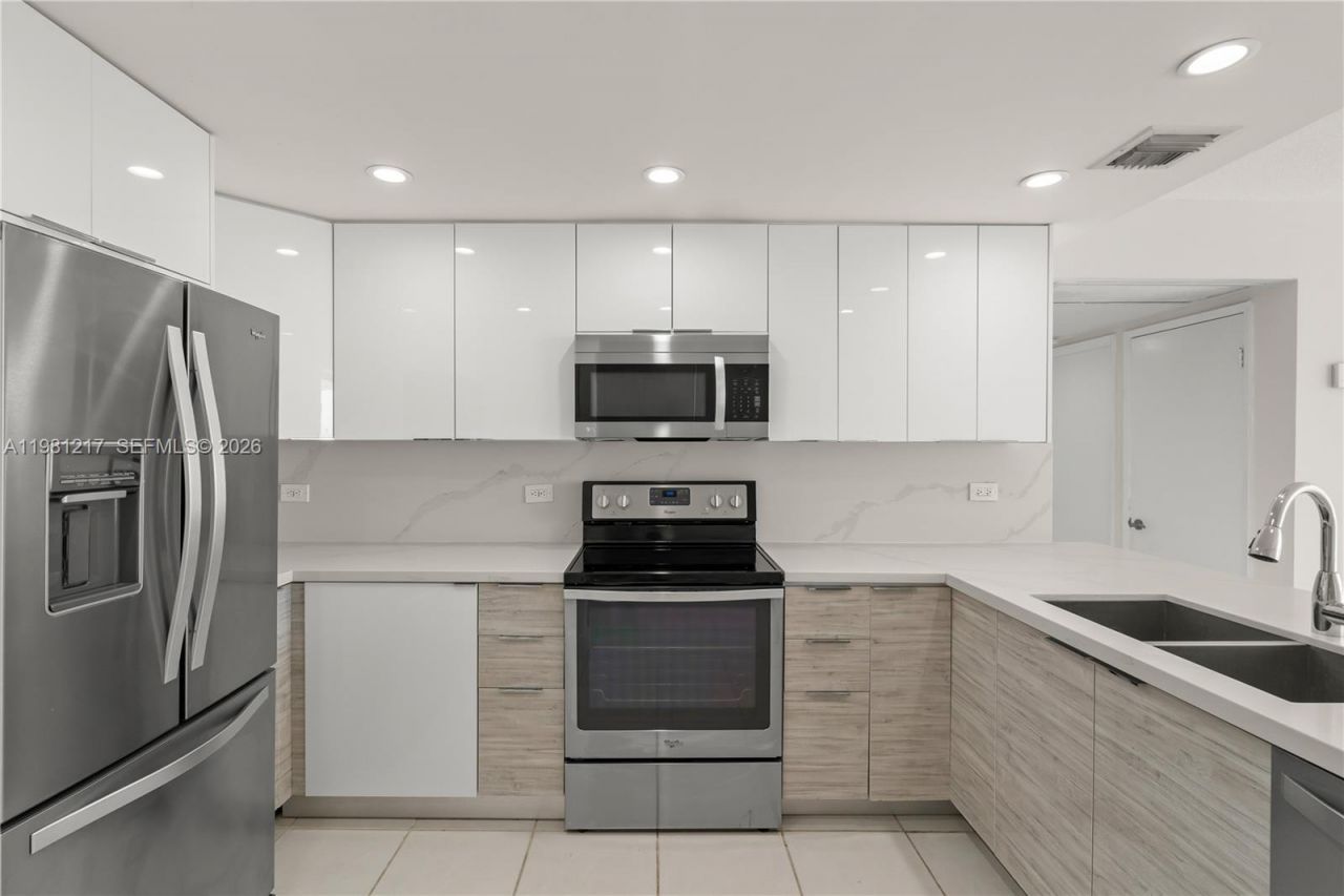 20505 E Country Club Dr, Unit 833, Aventura, FL 33180 Photo