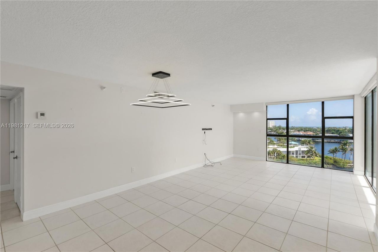 20505 E Country Club Dr, Unit 833, Aventura, FL 33180 Photo