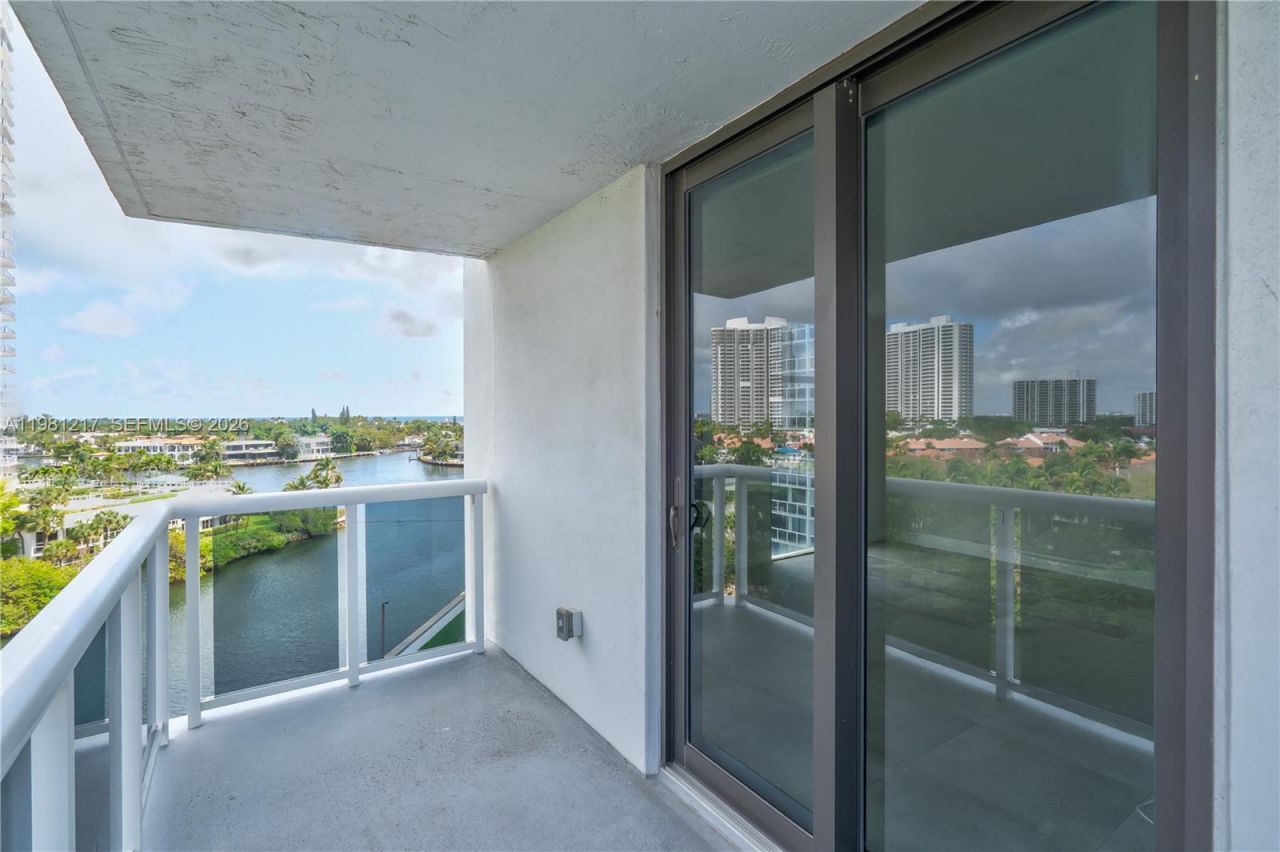 20505 E Country Club Dr, Unit 833, Aventura, FL 33180 Photo