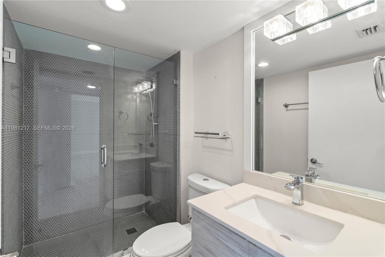 20505 E Country Club Dr, Unit 833, Aventura, FL 33180 Photo