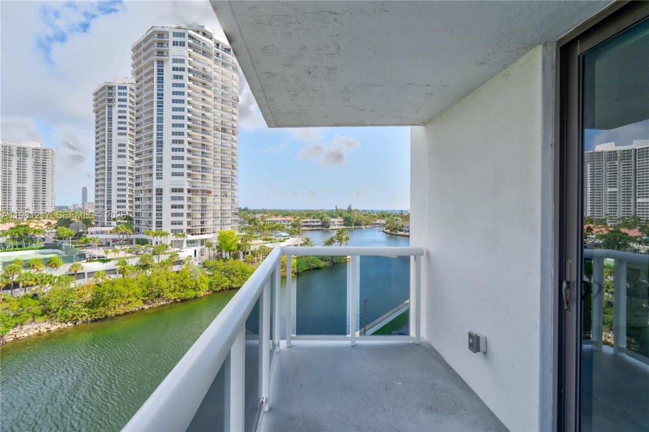 20505 E Country Club Dr, Unit 833, Aventura, FL 33180 Photo