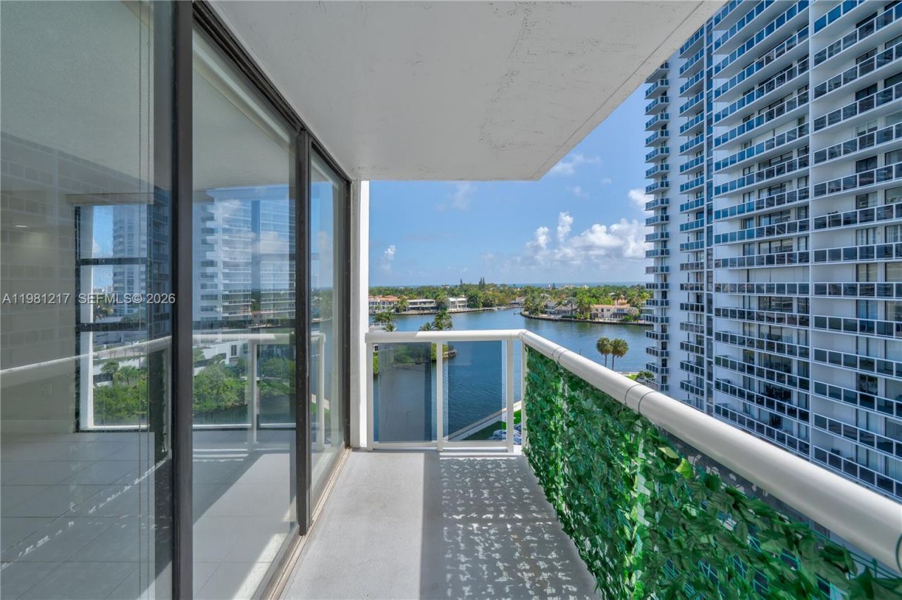 20505 E Country Club Dr, Unit 833, Aventura, FL 33180 Photo