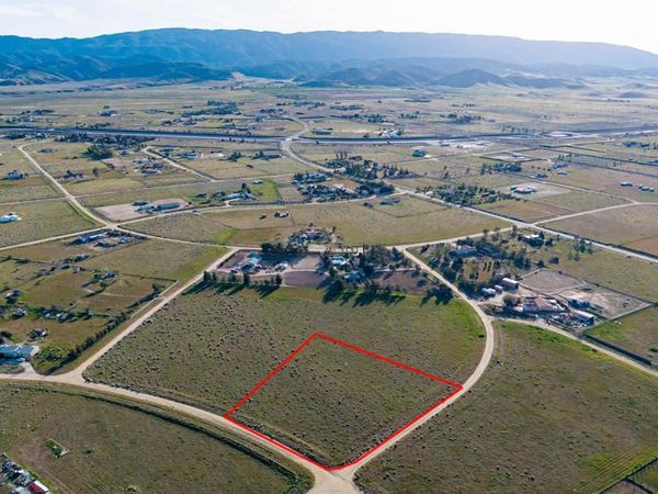 252 Eaglefall Avenue, Fairmont, CA 93536