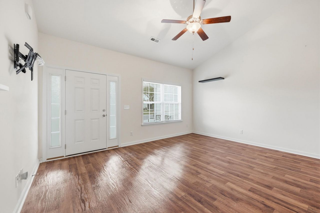 836 Ingle Nook Ln. Photo 6