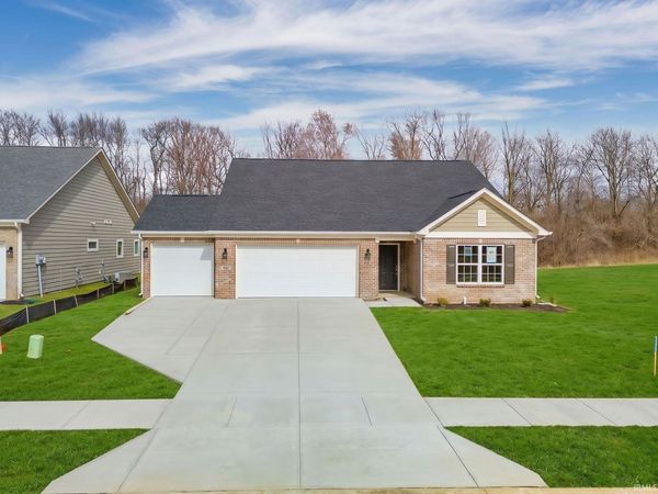 402 Luellen Way, New Castle, IN 47362