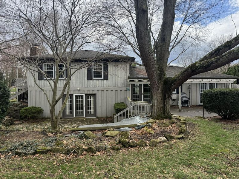 4607 S Plateau Drive, Springfield, OH 45502 Photo 2