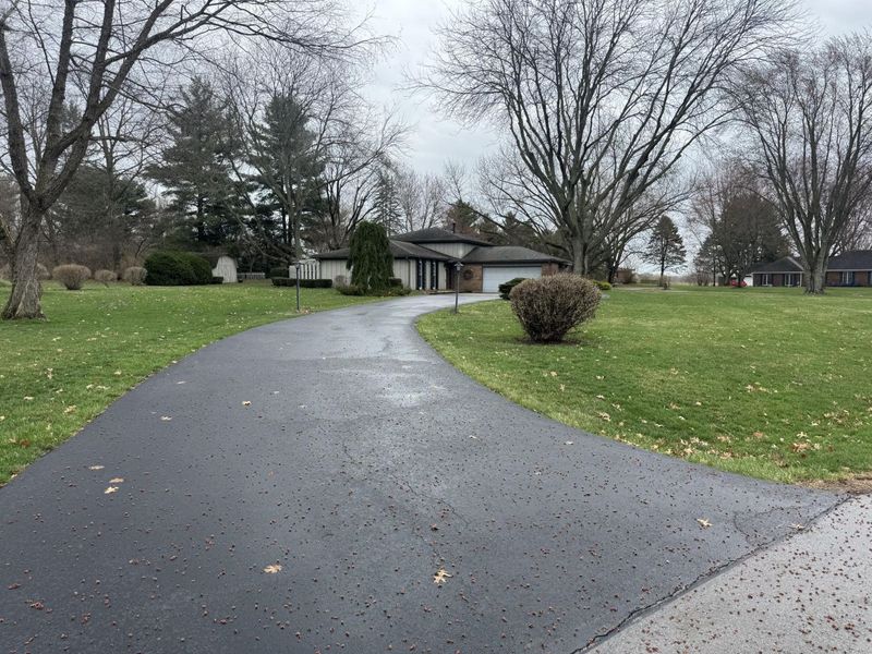 4607 S Plateau Drive, Springfield, OH 45502 Photo 3