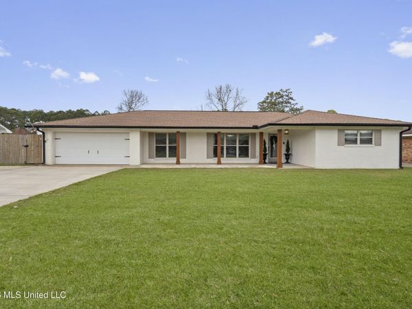 821 Auburn Drive, Biloxi, MS 39532