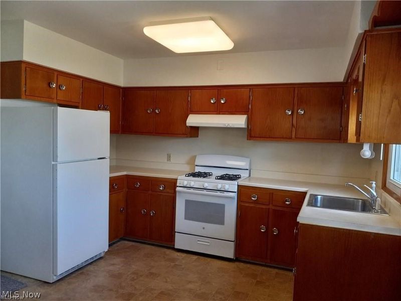 567 Stetler Avenue , Akron, OH 44312 Photo 6