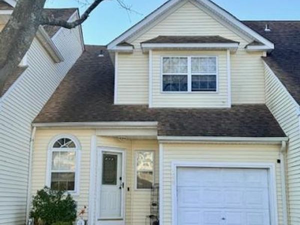 128 Cinnamon Court, Melville, NY 11747