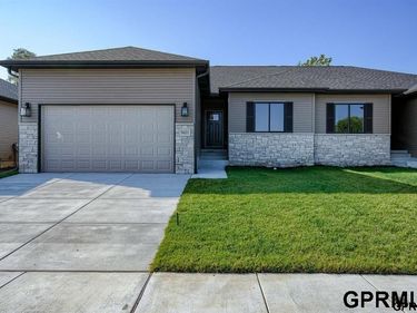 9471 Linwood Place, Lincoln, NE 68505
