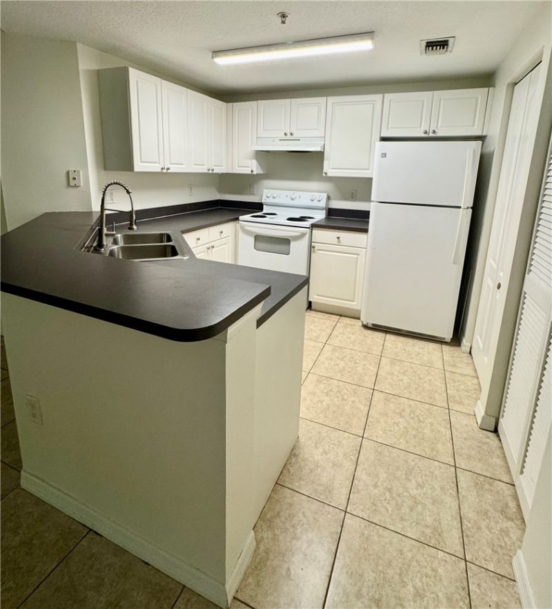 5090 Fairways Circle, Unit H207, Vero Beach, FL 32967 Photo