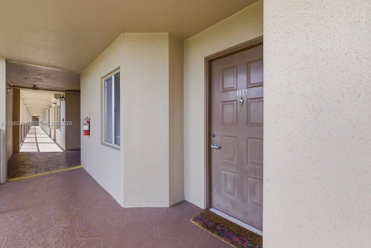 1200 SW 137th Ave, Unit 308E, Pembroke Pines, FL 33027 Photo