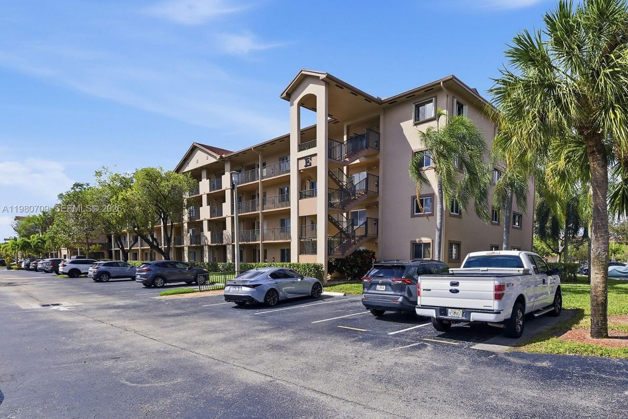 1200 SW 137th Ave, Unit 308E, Pembroke Pines, FL 33027 Photo