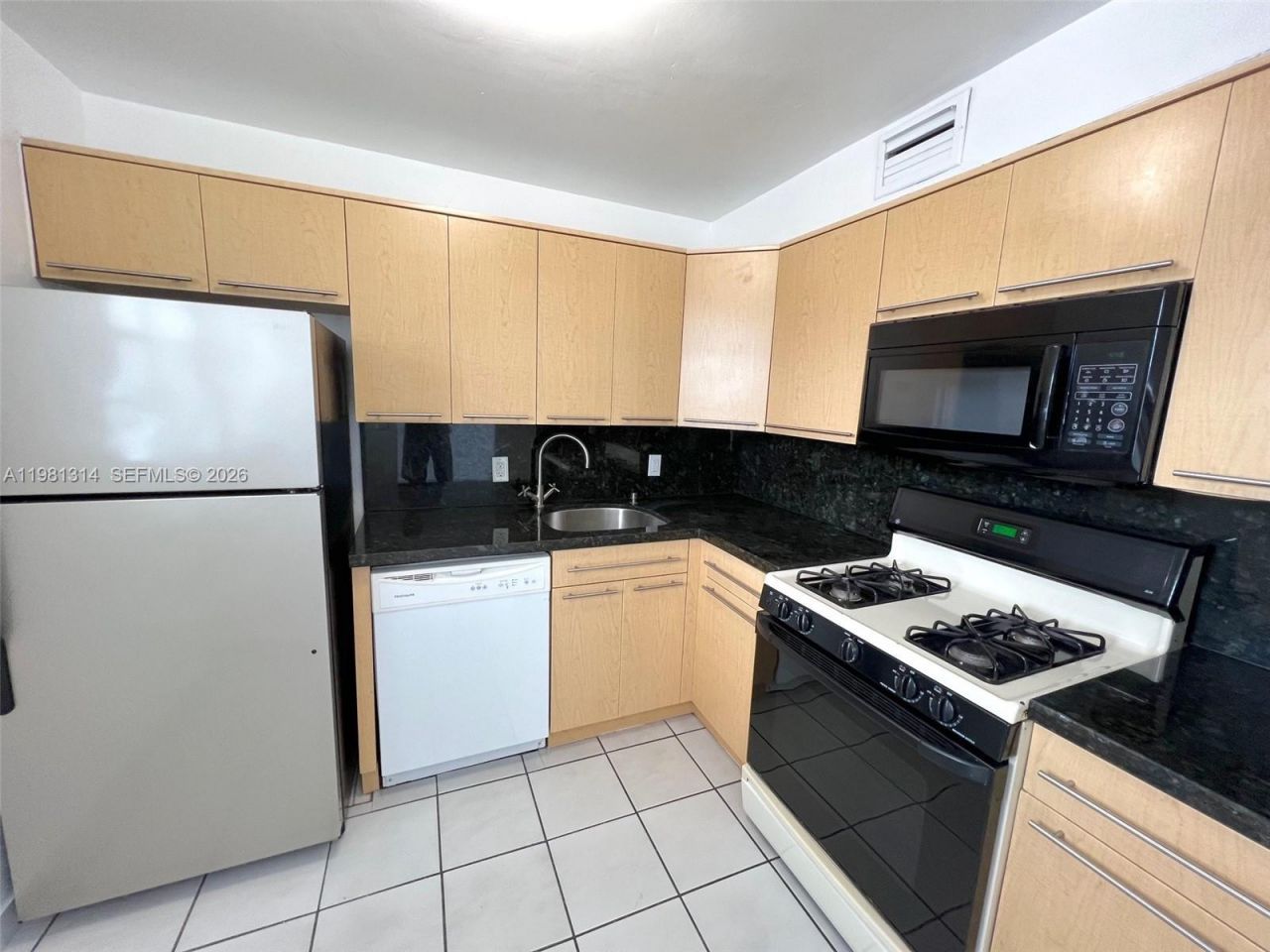 1615 Meridian Ave, Unit 503, Miami Beach, FL 33139 Photo