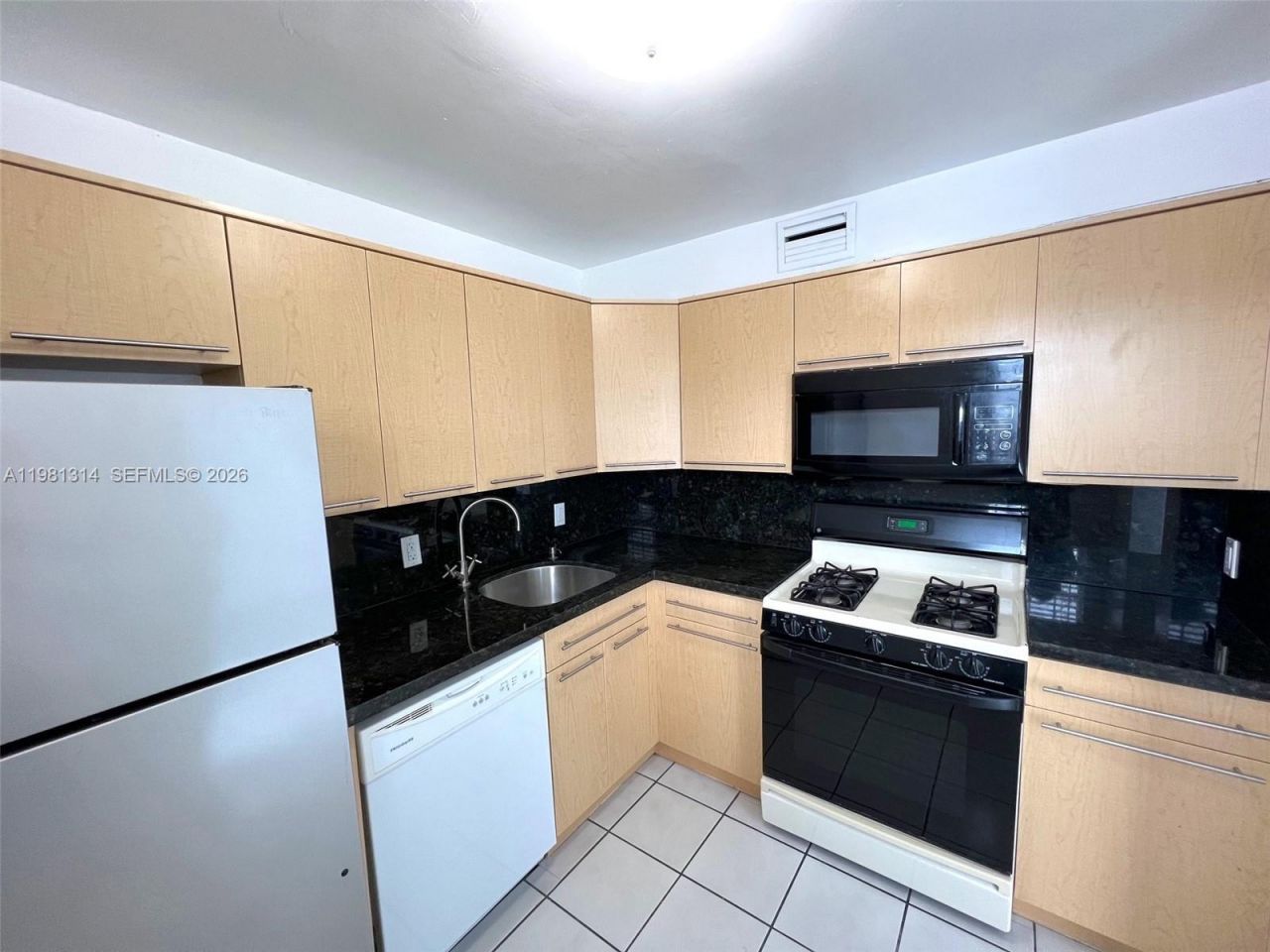 1615 Meridian Ave, Unit 503, Miami Beach, FL 33139 Photo