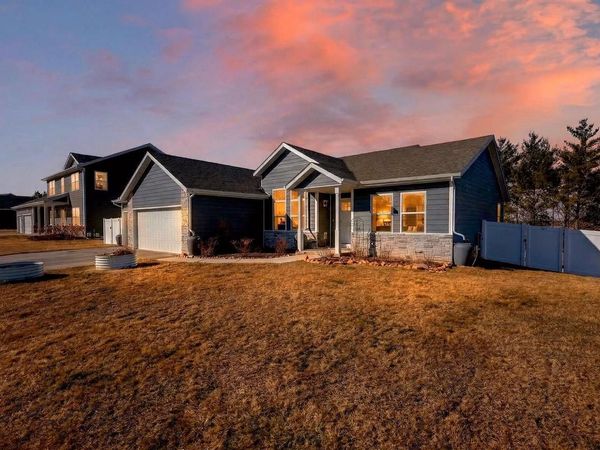 921 Colt Drive, Belleville, WI 53508