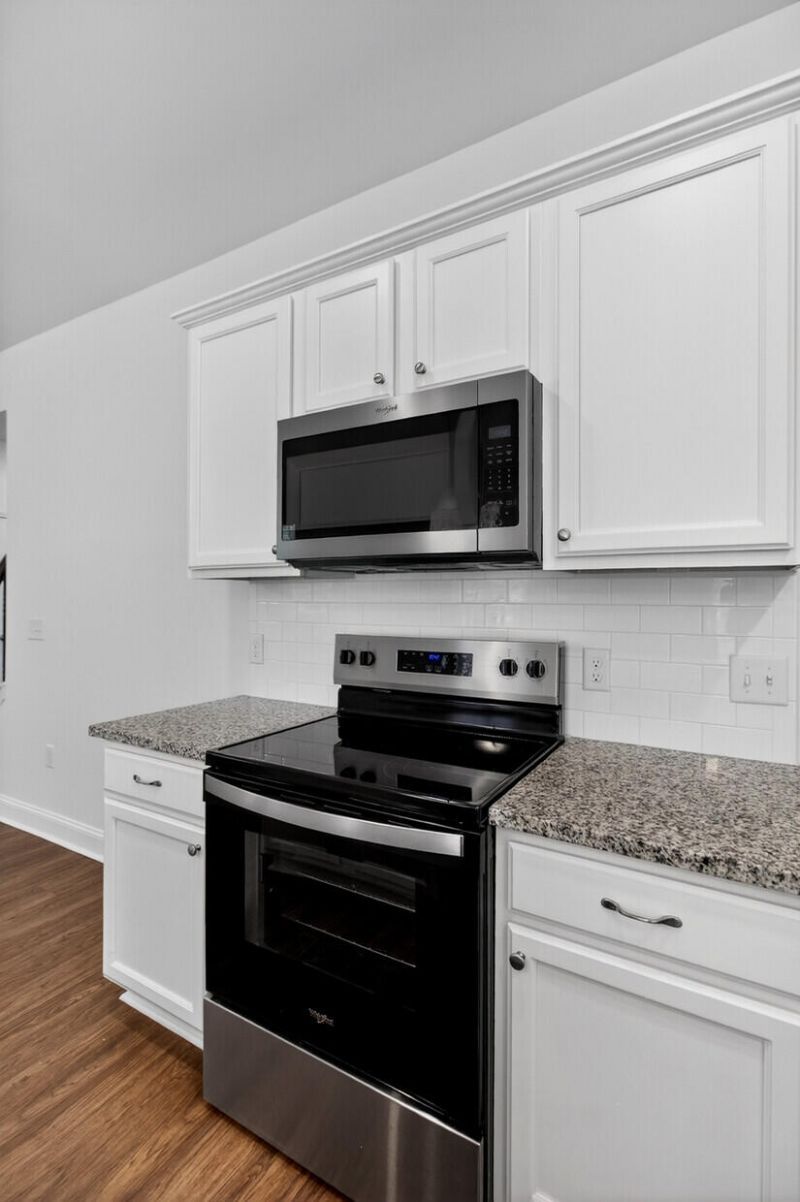 992 Theodore Road Photo 11