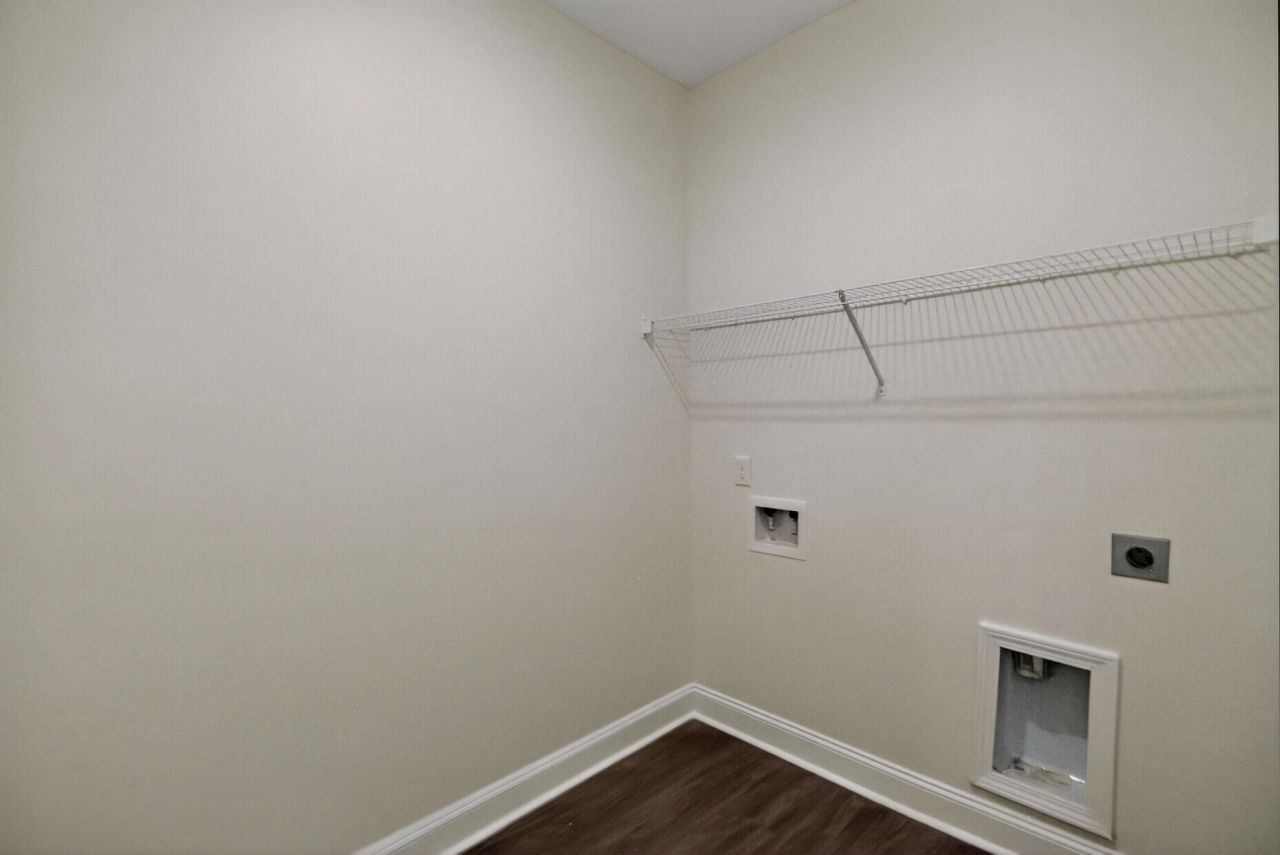 992 Theodore Road Photo 13