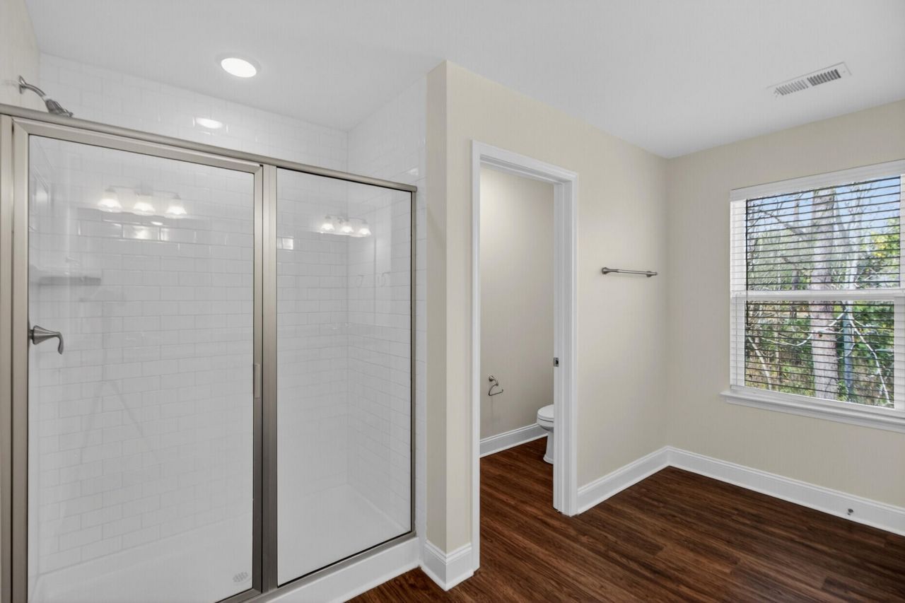 992 Theodore Road Photo 18