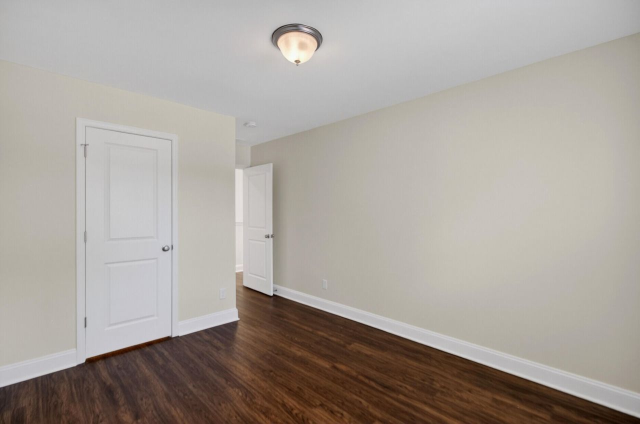 992 Theodore Road Photo 22