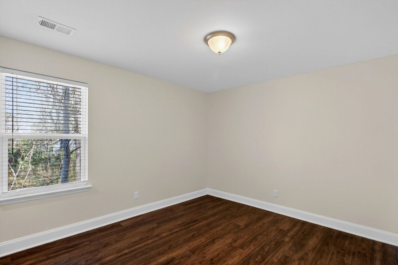 992 Theodore Road Photo 25