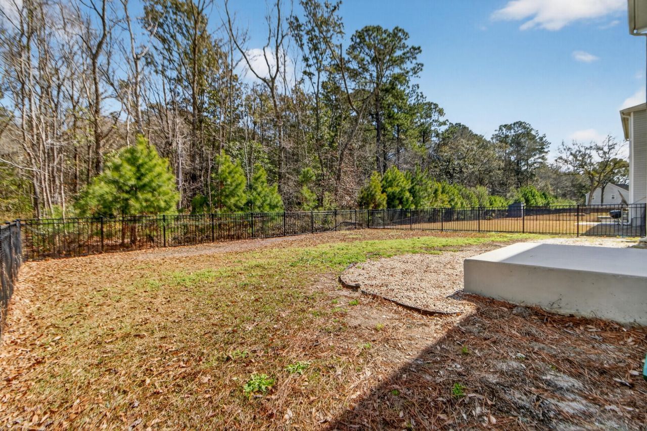 992 Theodore Road Photo 29