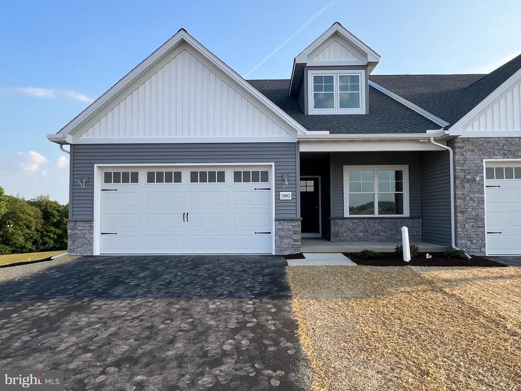 380 RIDGEFIELD DRIVE, ELIZABETHTOWN, PA 17022