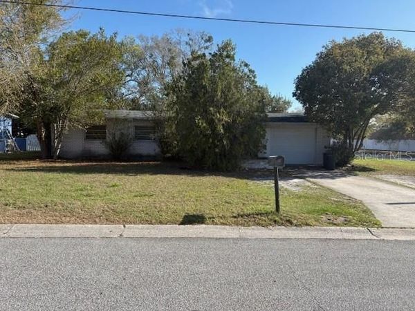 8 FLAMEVINE LANE , DEBARY, FL 32713