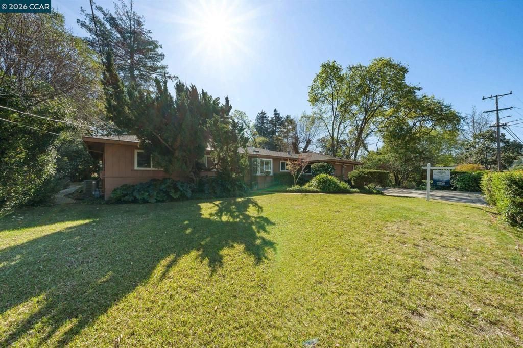 1174 Saint Francis Dr, Concord, CA 94518 Main Photo